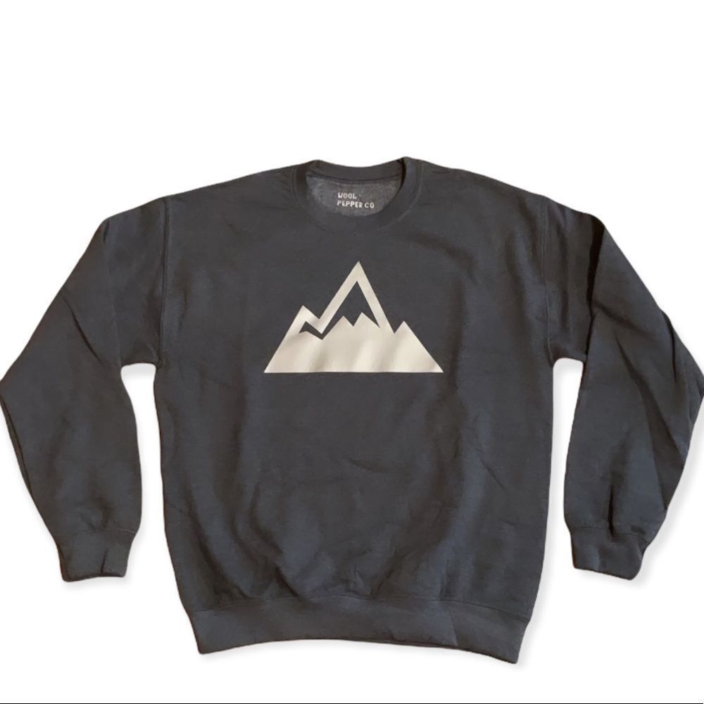NWT Wool + Pepper Co. Winter Crewneck Sweatshirt
